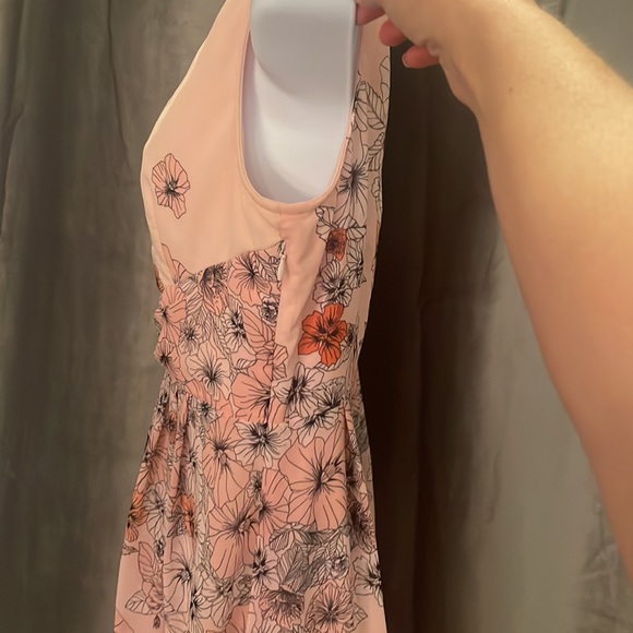 Floral fit & flare dress size 4. Pink, coral & black colors. - Picture 4 of 9
